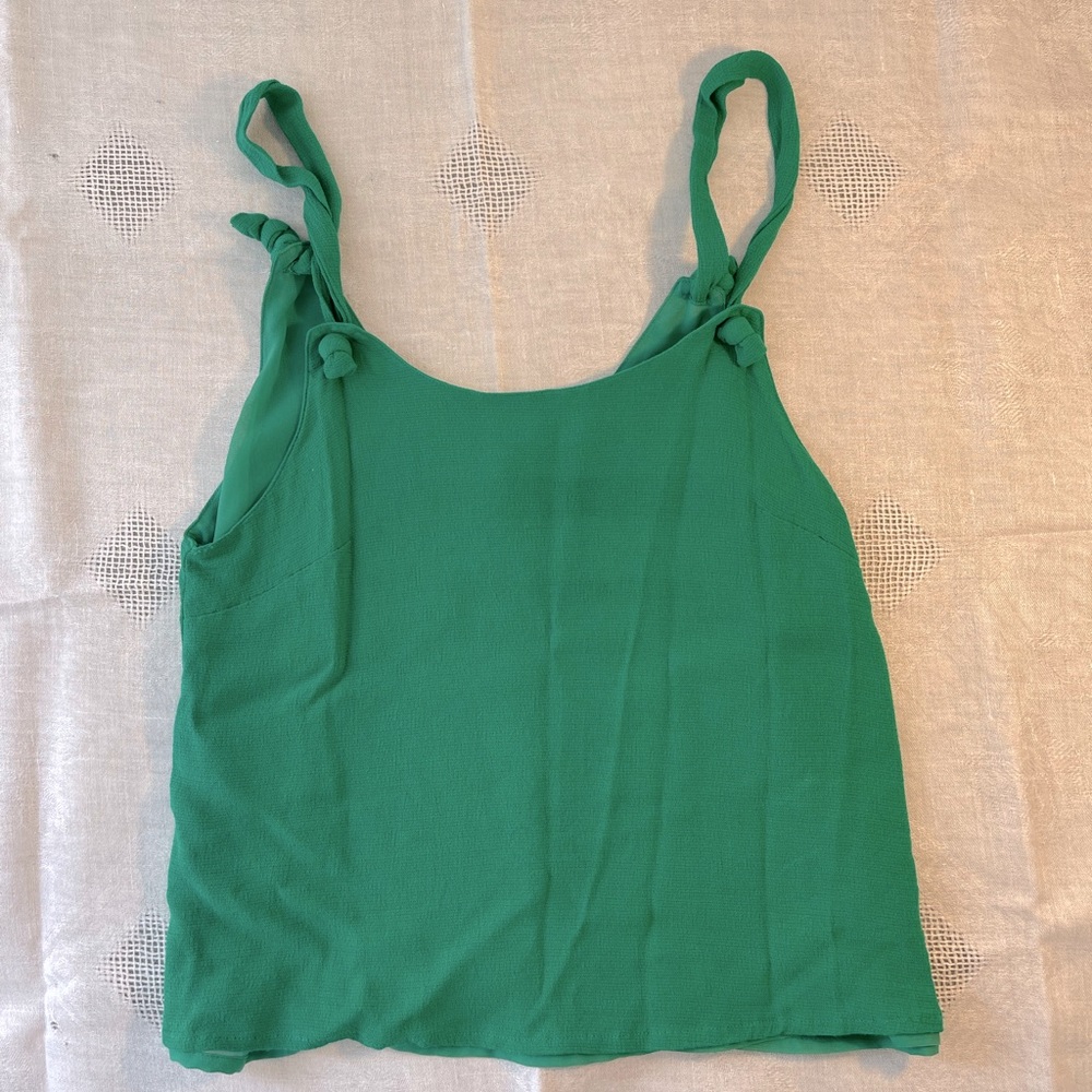 Vestique Green Top